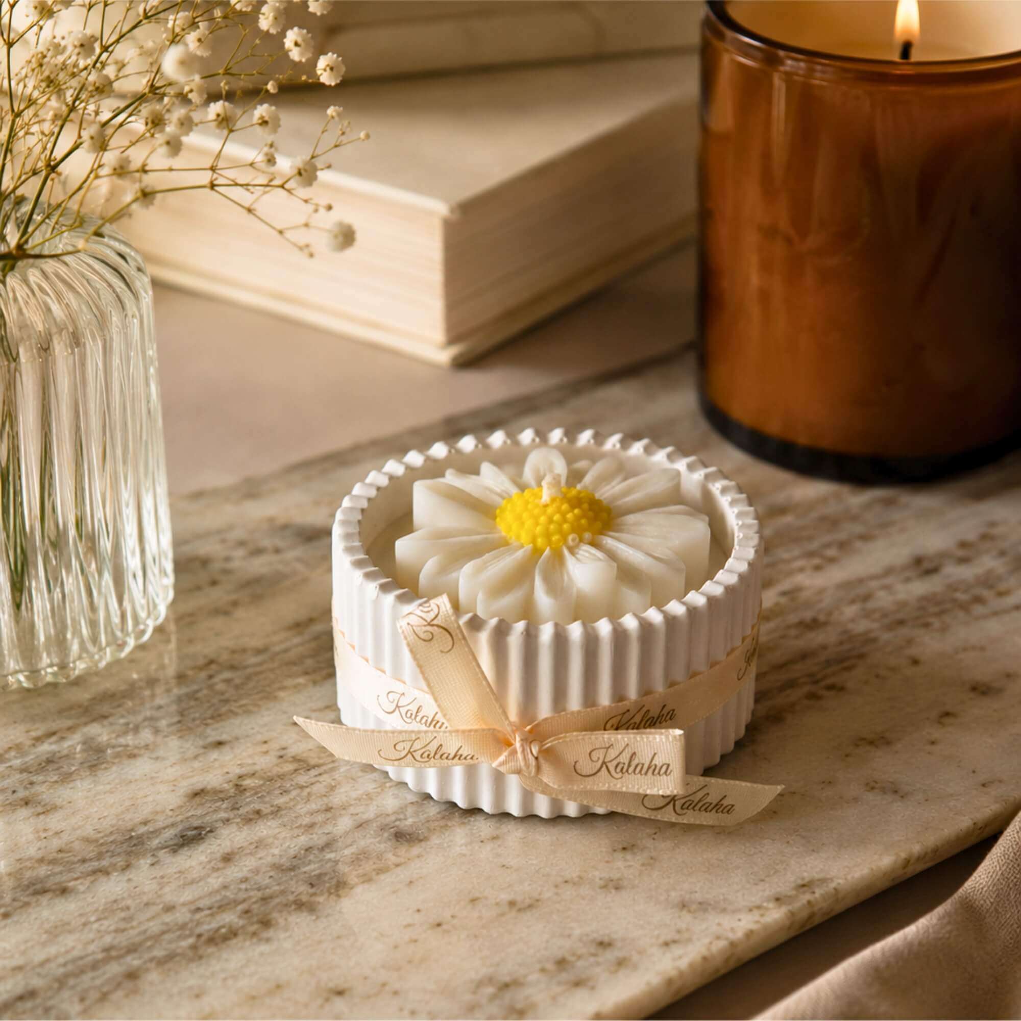 Bougie Marguerite Éclat en mise en scène élégante – Kalaha France