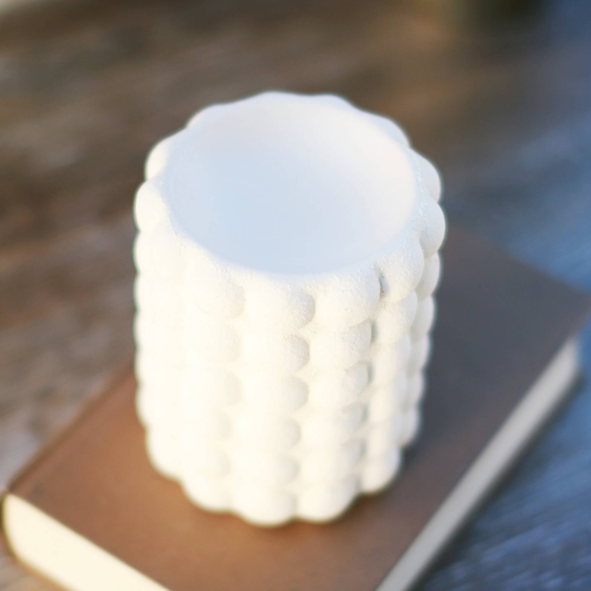 Vue dessus du brûle-parfum Bubble avec ouverture pour fondants parfumés