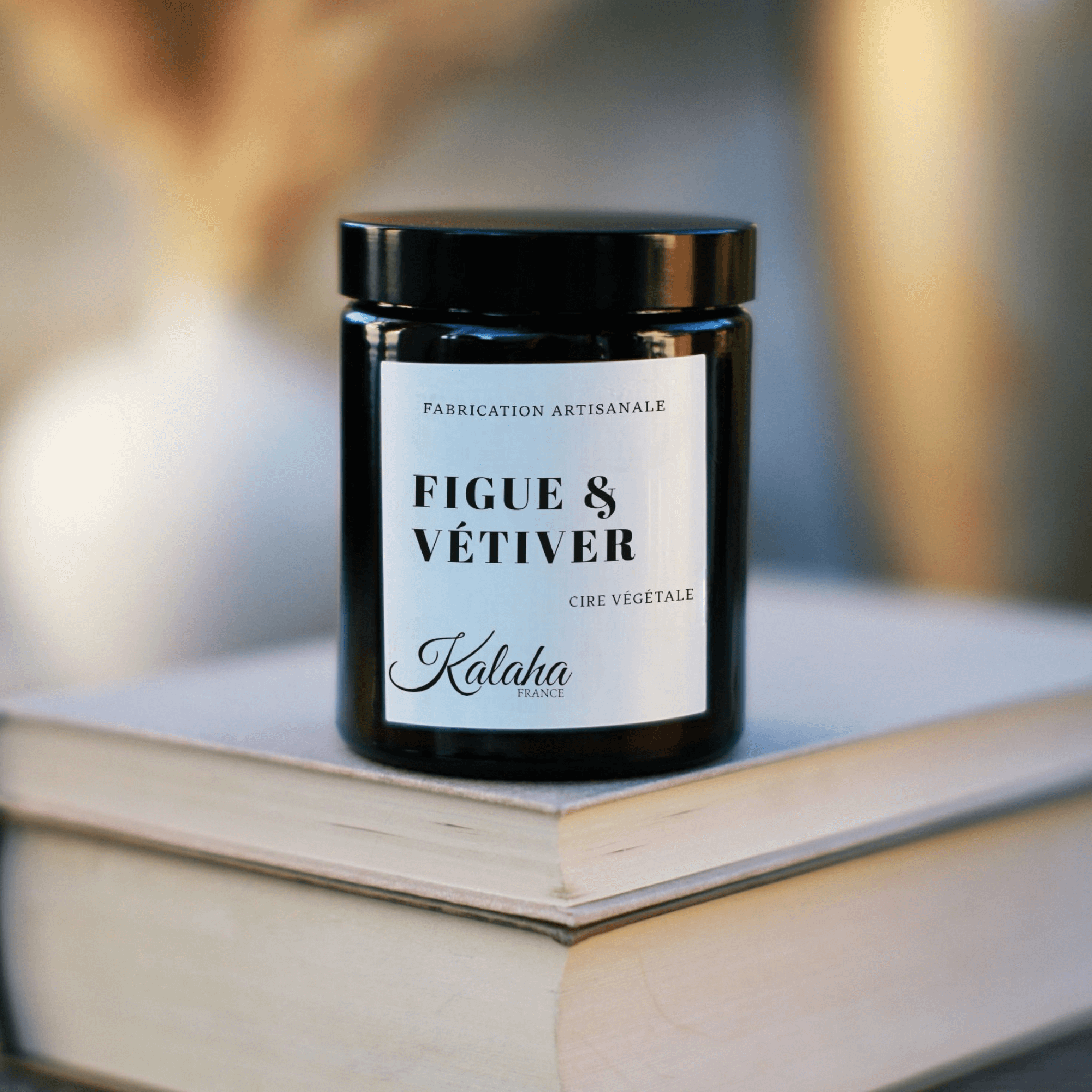 Bougie parfumée Figue & Vétiver 150 g en verre ambré – vue de face
