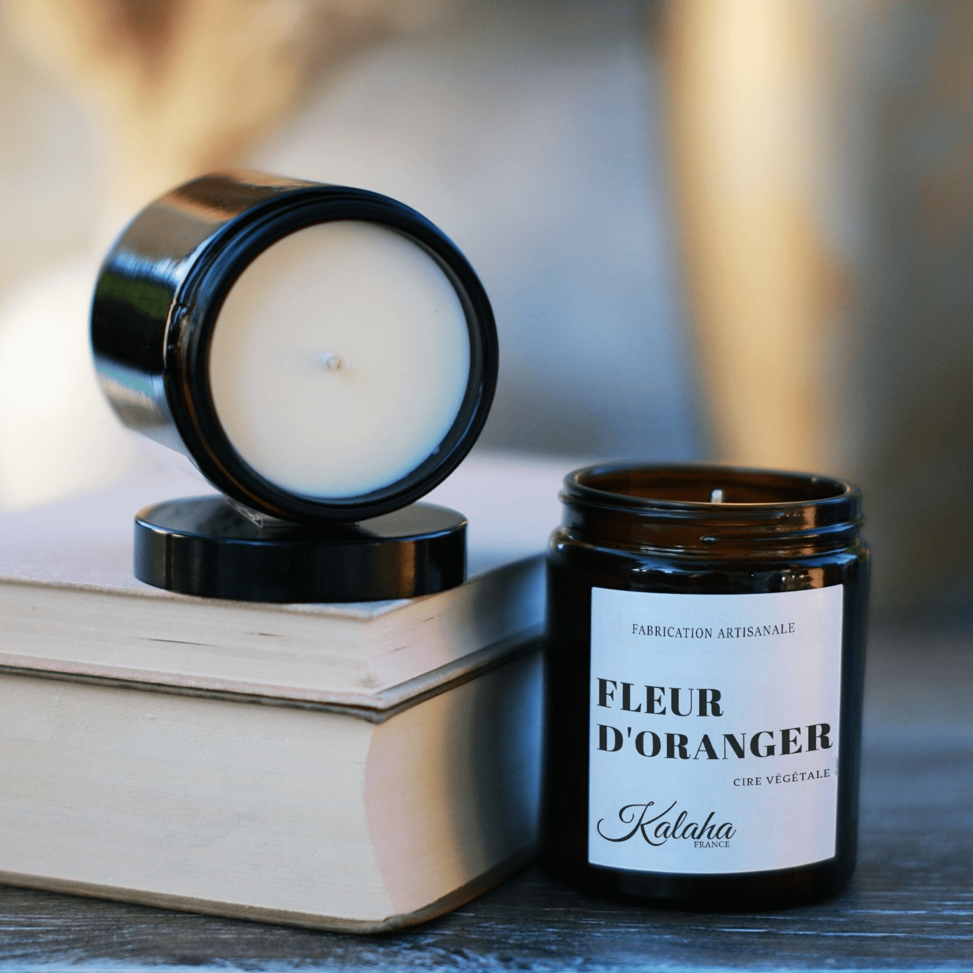Bougie parfumée Fleur d’Oranger 150 g en verre ambré – bougie ouverte